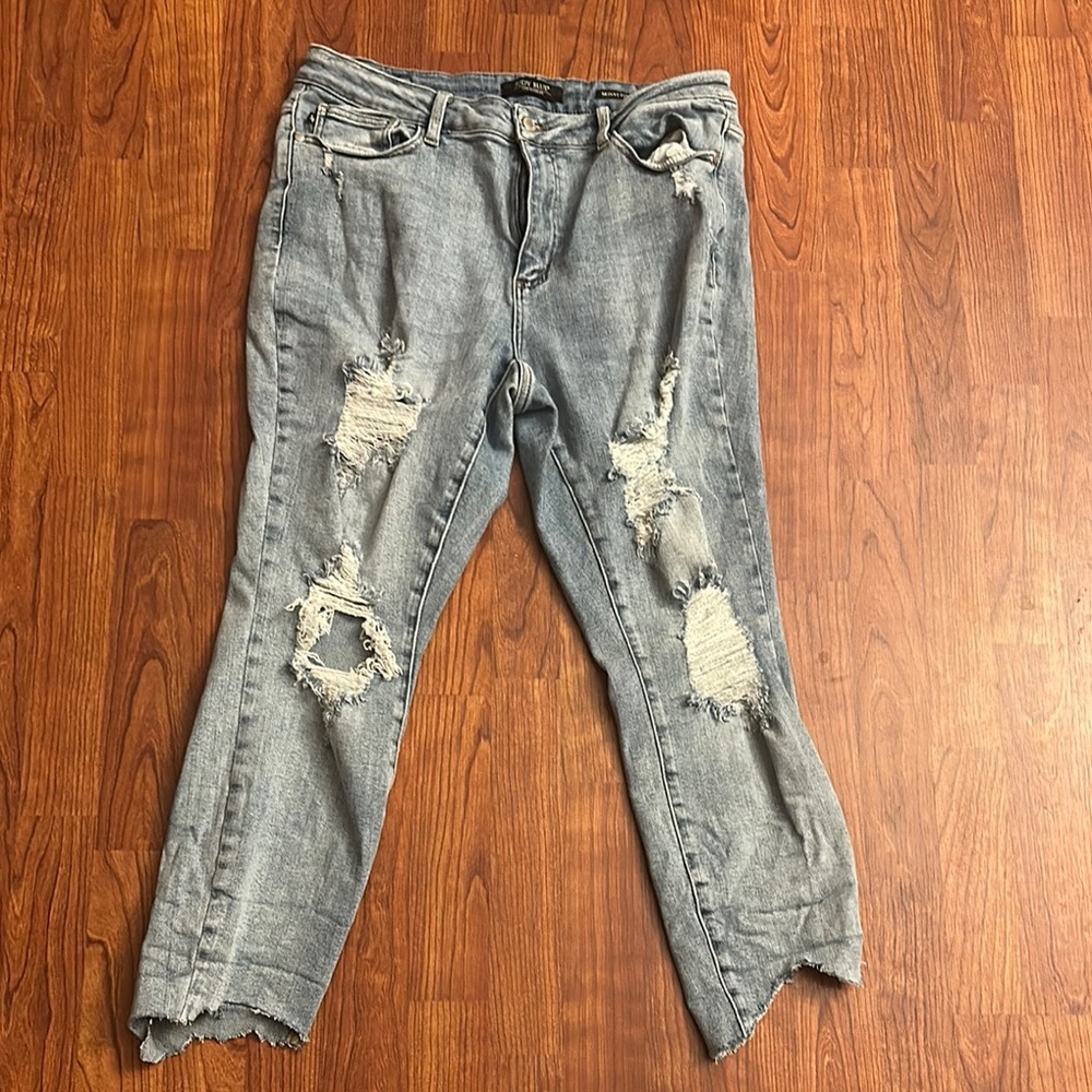 Judy Blue Light Blue  Distressed Skinny fit jeans size 14W